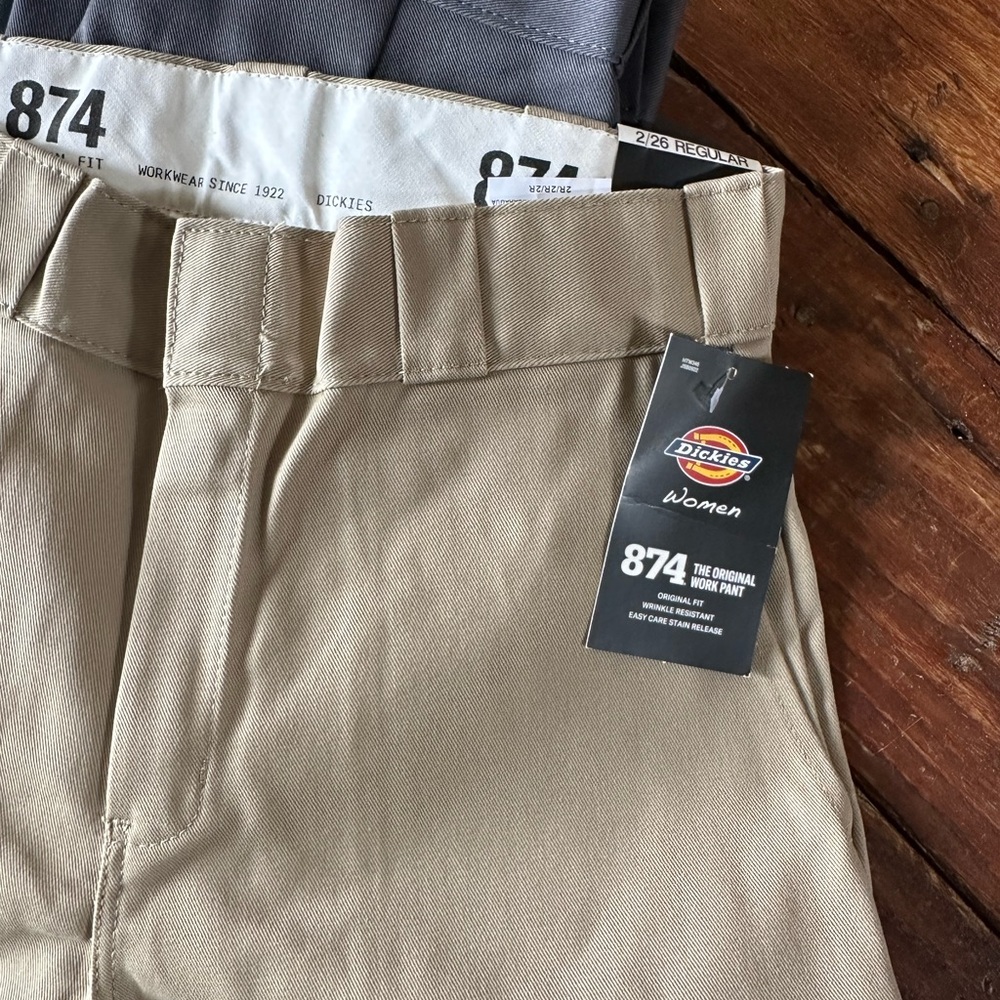 Khaki Dickies NWT Women’s Size 2-4